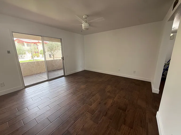 10610 S 48th St #1073 — Photo 2