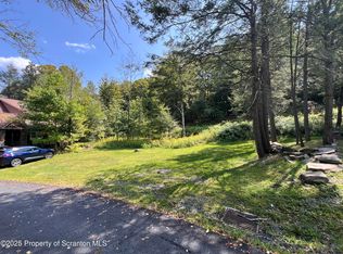 140 Fall Ln, Union Dale, PA 18470