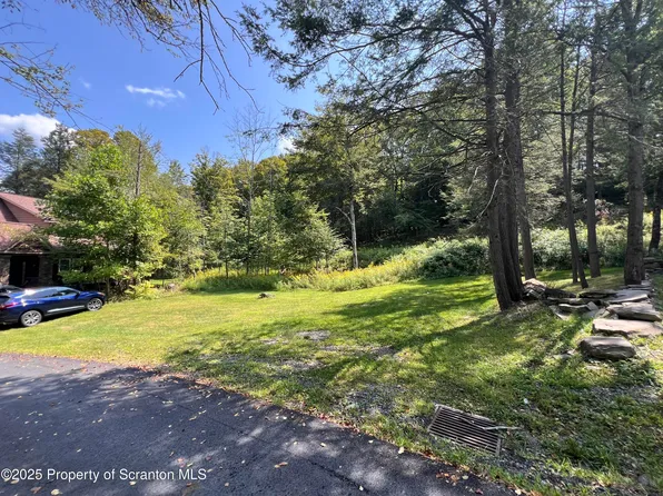 140 Fall Ln, Union Dale, PA 18470