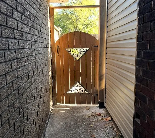 372 Mary St #1 — Photo 12