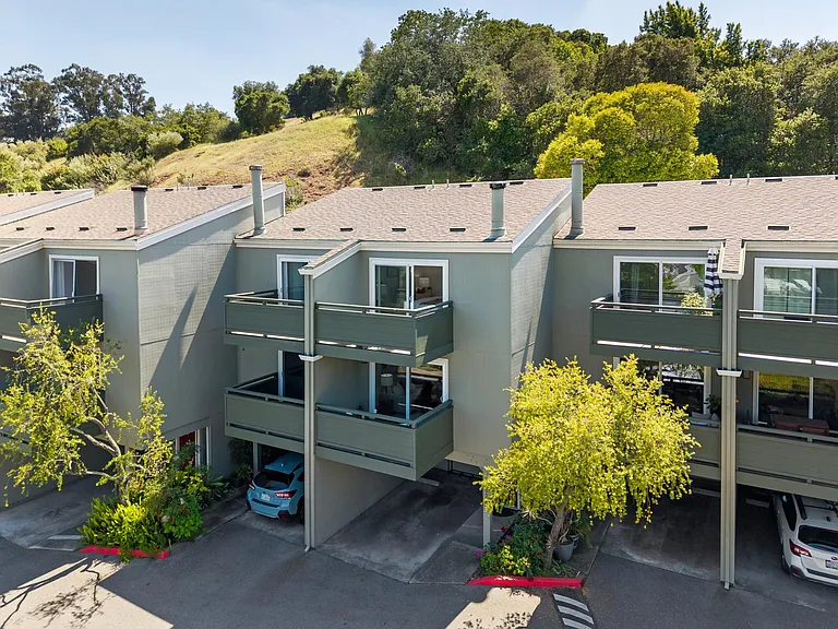 4028 Farm Hill Blvd #5 — Photo 32