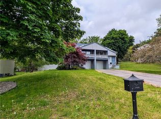 19 Belinda Cres, Fairport, NY 14450