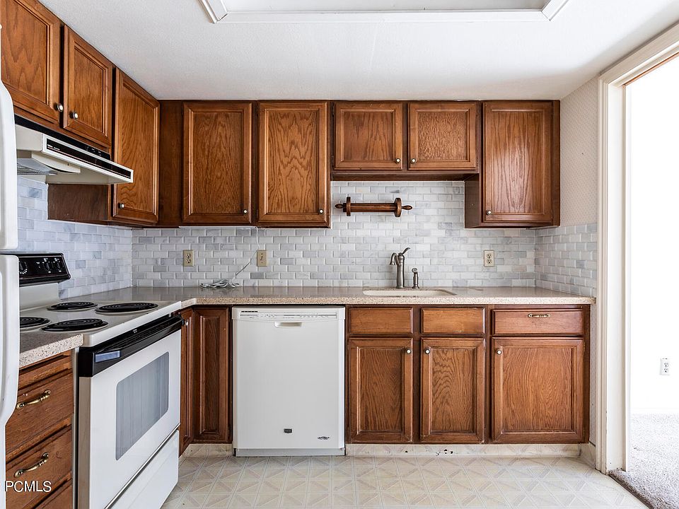 Highland Cove Condominiums 1450 E Highland Cove Ln Salt Lake City UT