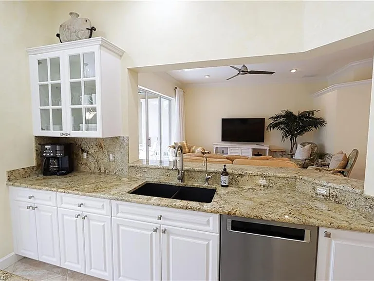 9616 Cypress Hammock Cir #201 — Photo 6