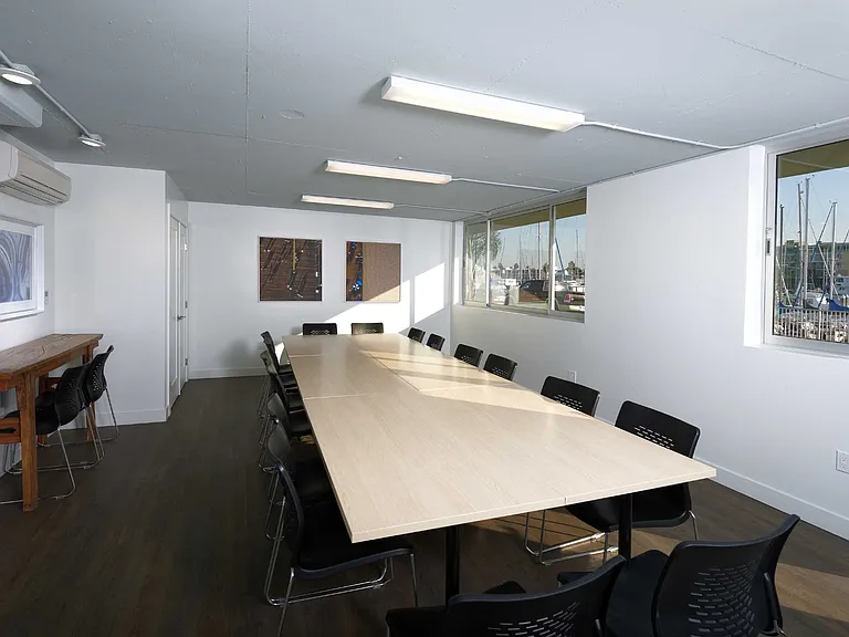 Wayfarer Apartments + Marina — Photo 24