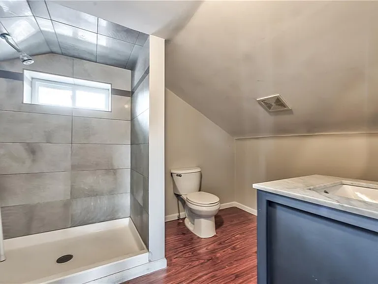 2941 Victor St — Photo 16