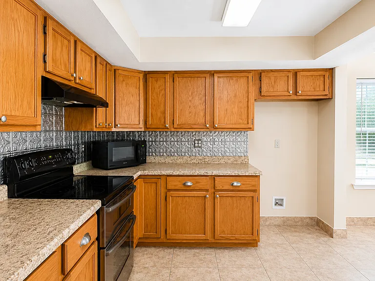 791 Chateau Ln — Photo 7