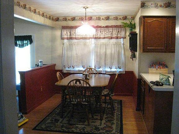 Eat In Kitchen