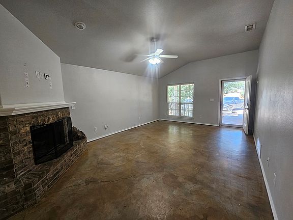 4th image of 916 Mays Dr