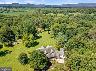 8899 Grasslands Ct, Marshall, VA 20115