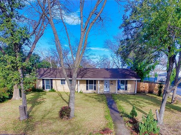 3rd image of 1001 Rockledge Dr