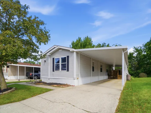 203 Pinewood Cir, Lima, OH 45804