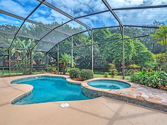 4th image of 8813 Oak Landings Ct