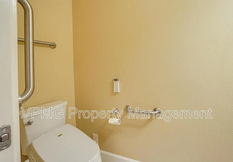 1403 SE 194th Pl — Photo 7