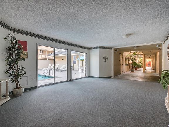 3rd image of 1236 N Columbus Ave Unit 12