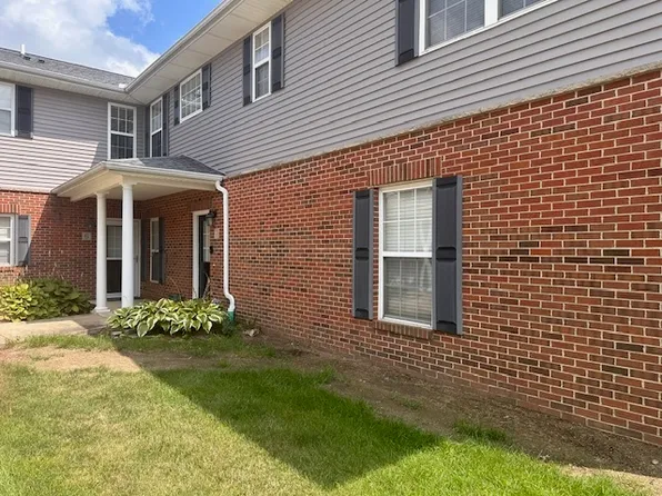 106 Essex Ln Unit 7, Savoy, IL 61874