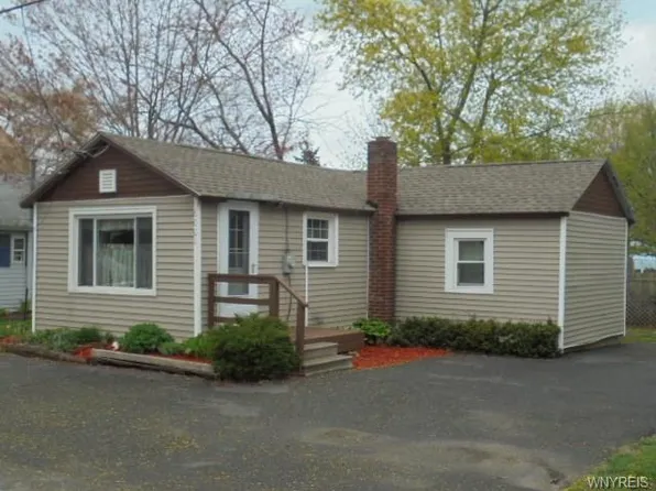 6001 Leonard Ct, Olcott, NY 14126