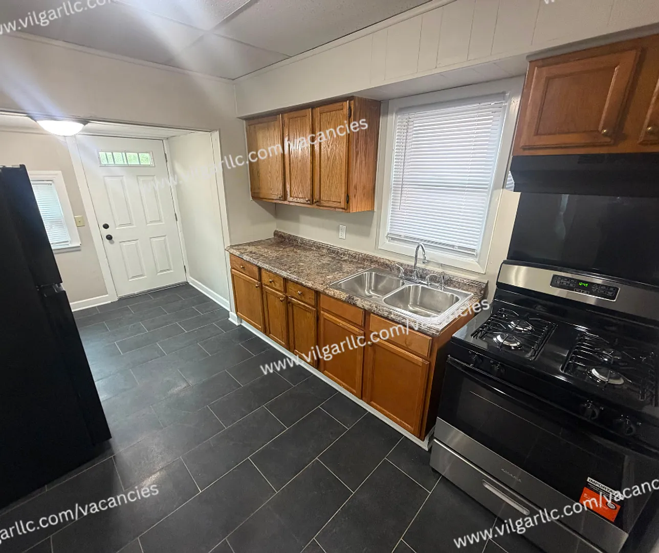 Newly Renovated 3 Bedroom 1.5- Bathroom 2 story Home — Photo 3