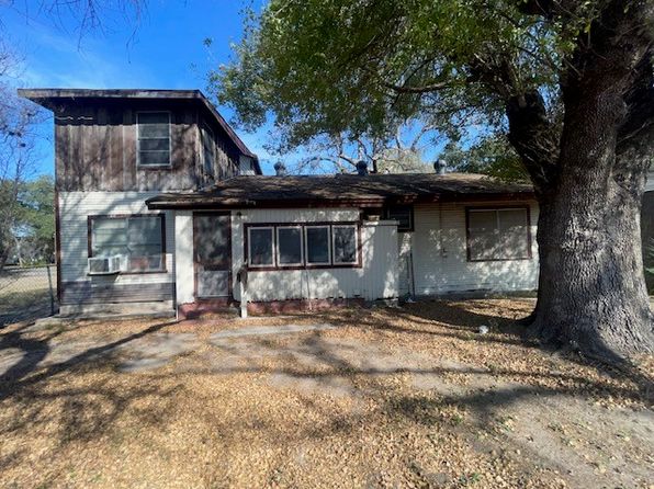 413 W Bennett St, Falfurrias, TX 78355