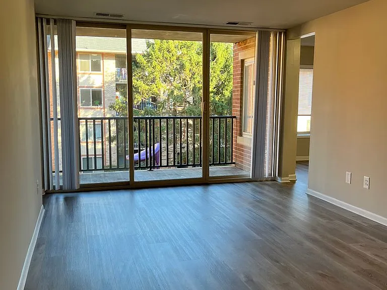 Potomac Garden Apartments — Photo 21