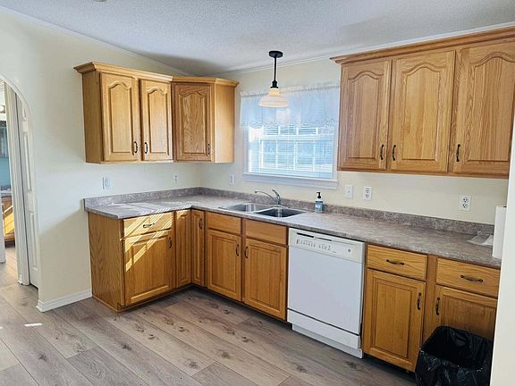 4th image of 130 Eagle Ridge Road