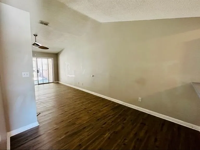 4160 Mission Trace Blvd — Photo 7