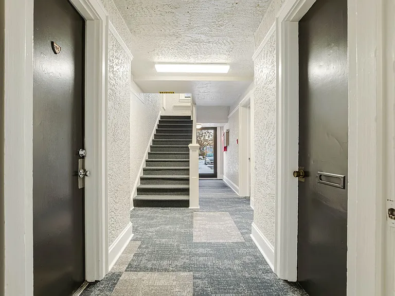 Frances Apts — Photo 6