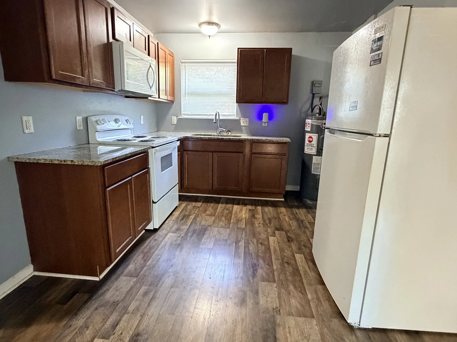 213 Meadow Park Drive - 1 — Photo 4