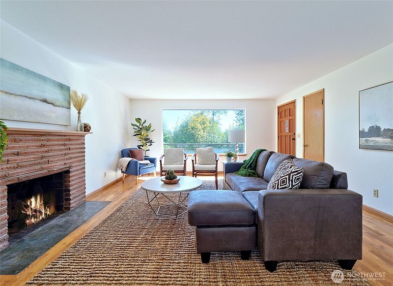 3rd image of 8004 S 134th Street