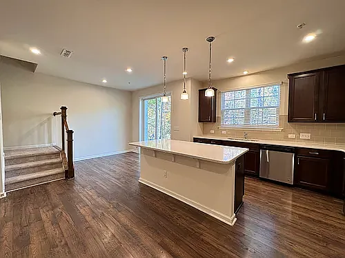 1408 Hopedale Dr — Photo 5