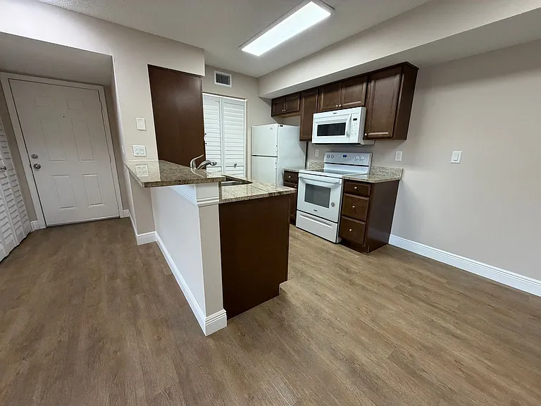 2226 Arbour Walk Cir #1913 — Photo 5