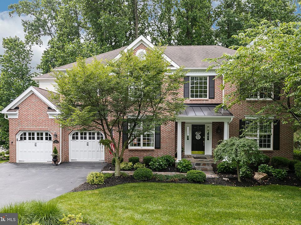 1st image of 831 Williamsburg Blvd