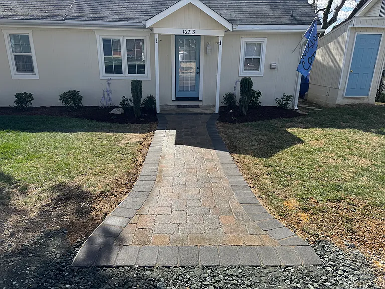 16213 Cedar Ln — Photo 1
