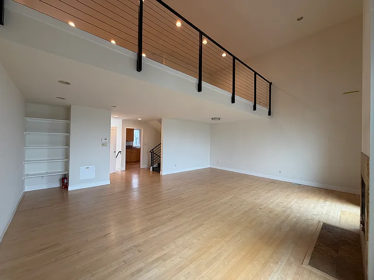 128 Wilmot St — Photo 9