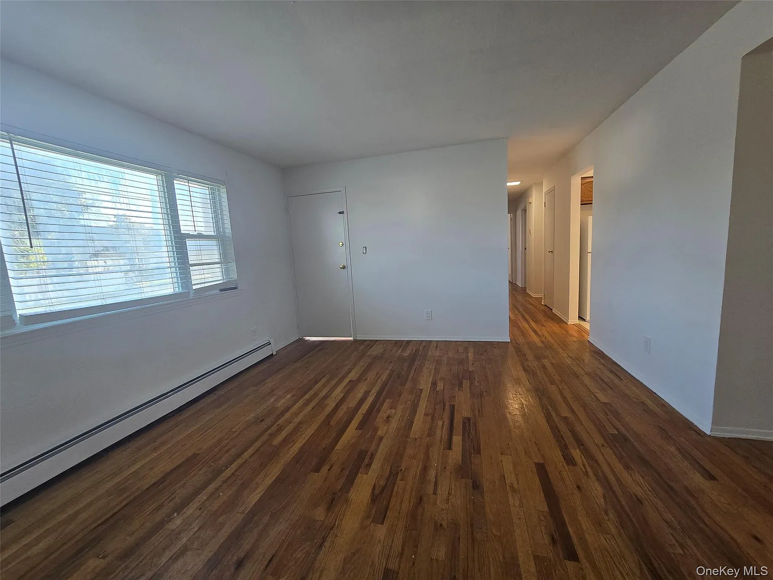 2 bed, 1.0 bath, 2327 sqft, $3,175 — Photo 2