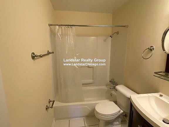 5th image of 1519 N Windsor Dr APT 309