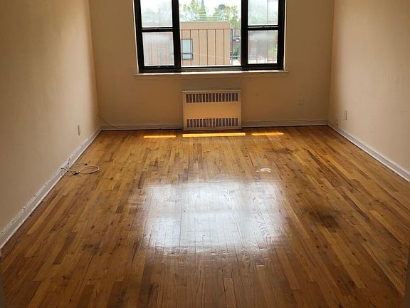 5th image of 3624 Bell Blvd #C2
