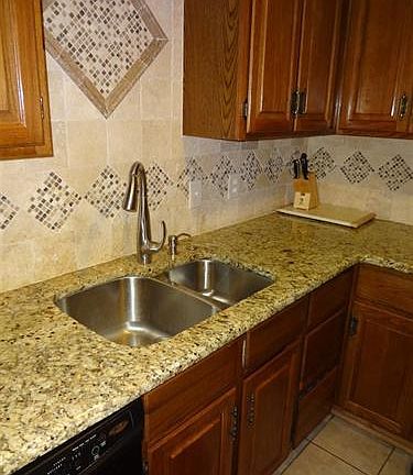 3rd image of 6976 Middlebrook Blvd