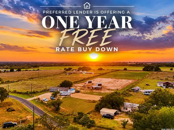 2870 County Road 120, Floresville, TX 78114