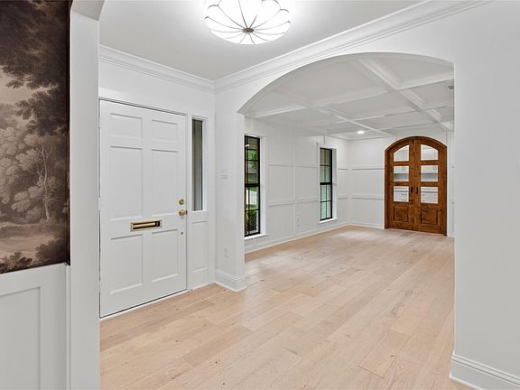 5th image of 1911 Briarmead Dr