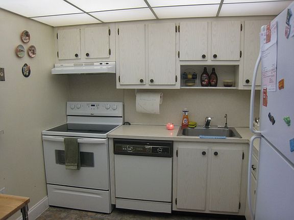 5th image of 16950 W Dixie Hwy APT 637