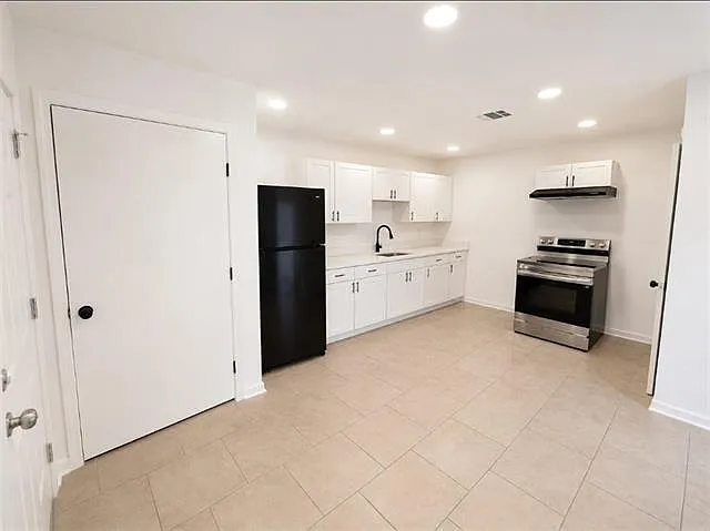 1245 Angus Dr — Photo 4