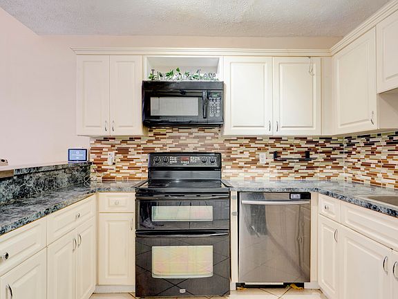 5th image of 4782 Sunny Palm Circle #D
