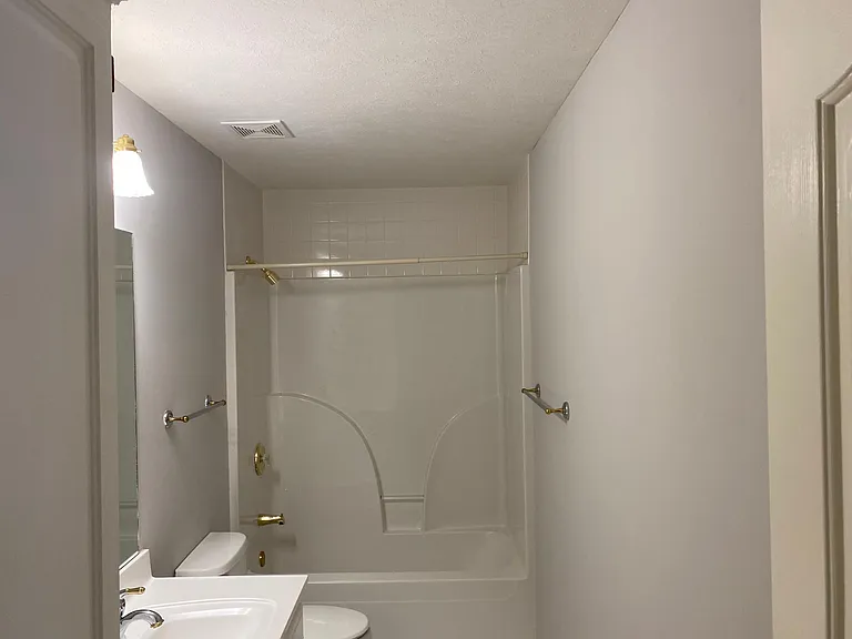 1164 W Rockhill Ave — Photo 29