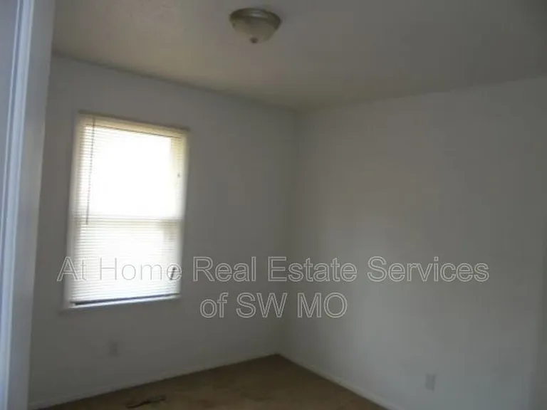 3410 W Maple Dr — Photo 5