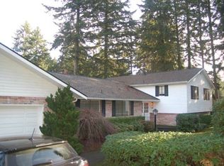 9001 Park Ridge Dr W, University Place, WA 98467