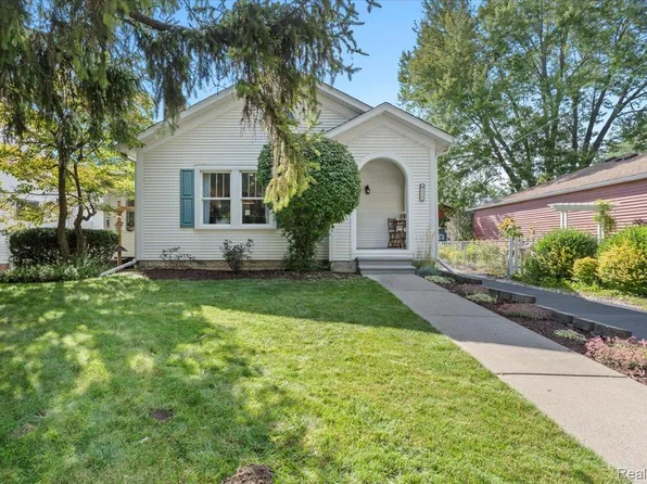 135 N Holbrook St, Plymouth, MI 48170