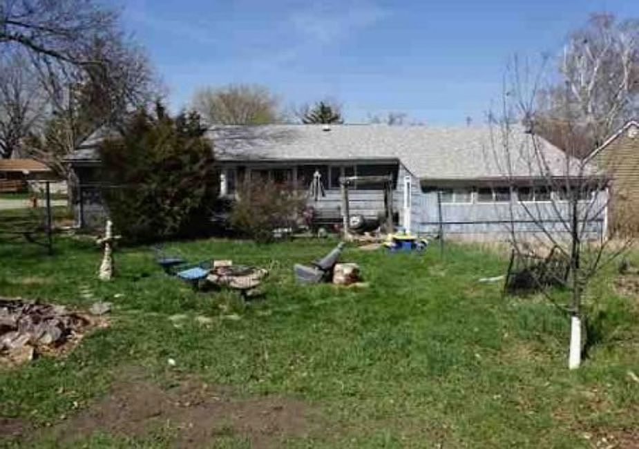 2nd image of 375 1st St