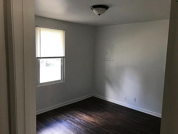 5th image of 217 Queen Ave Unit B