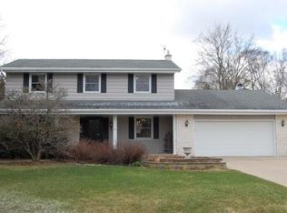 5339 W Radcliffe Dr, Brown Deer, WI 53223
